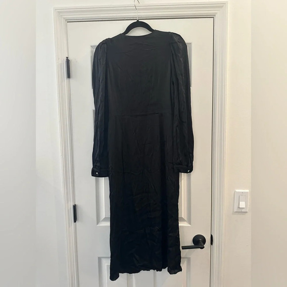 En Saison Lizette Satin V Neck Long Sleeve Button-Up Midi Rhinestone Dress Med - Picture 10 of 13